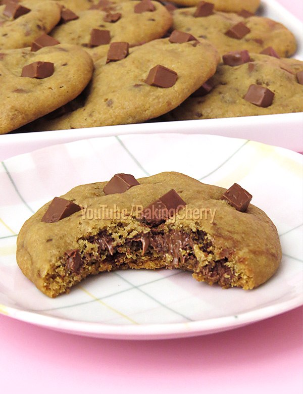 Nutella Stuffed Chocolate Chip Cookies - Baking Cherry